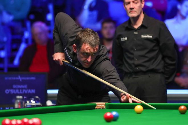 场下深厚的 场下深厚的